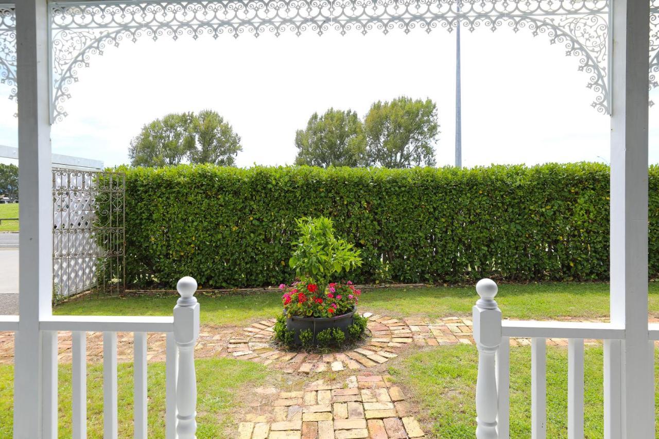 Central Heritage Villa Rotorua Bagian luar foto